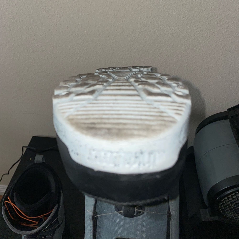 Thirty two boa boots. Used and in great condition.